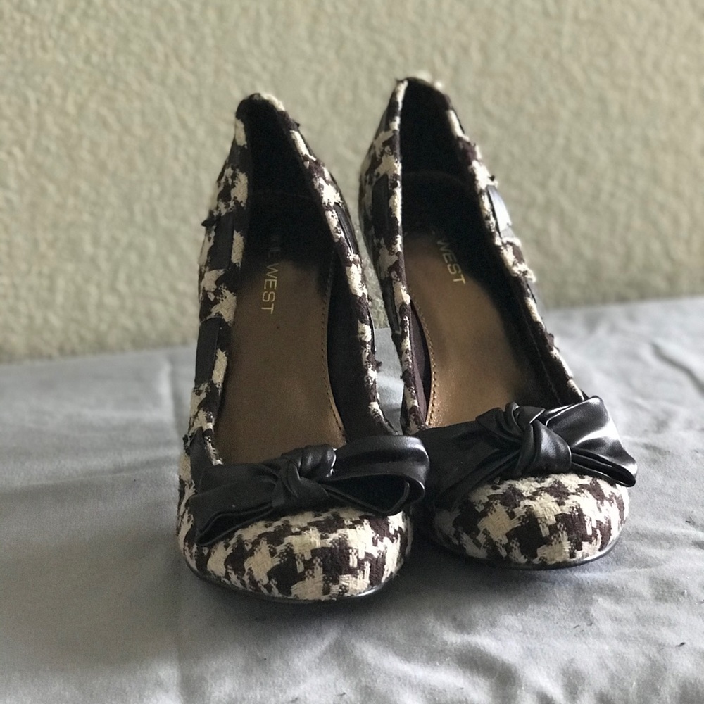 Brown/Tan heels